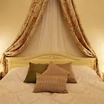 Alisa Hotel 4*