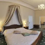 Alisa Hotel 4*