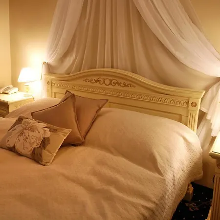 Alisa Hotel 4*