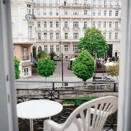 Alisa Hotel 4*