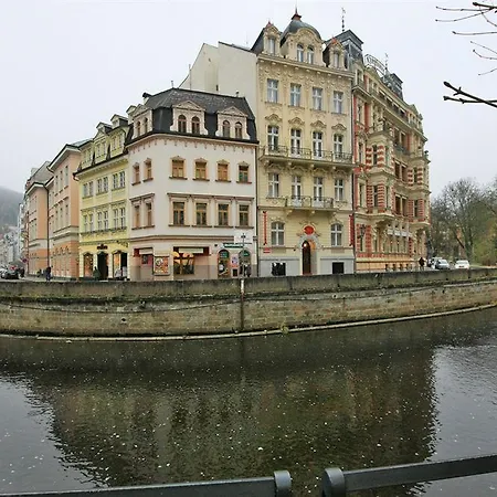 Alisa Hotel 4*