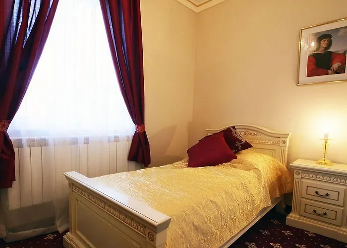 Alisa Hotel 4*