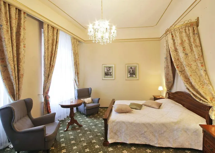 Alisa Hotel 4*