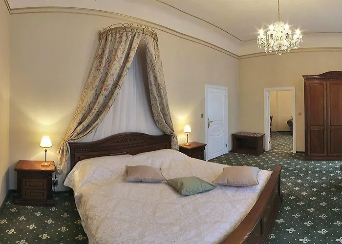 Alisa Hotel 4*